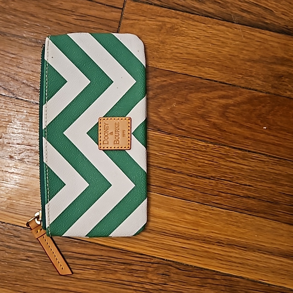 Dooney & Bourke Chevron Zip Wristlet Clutch Green & White Leather Wallet